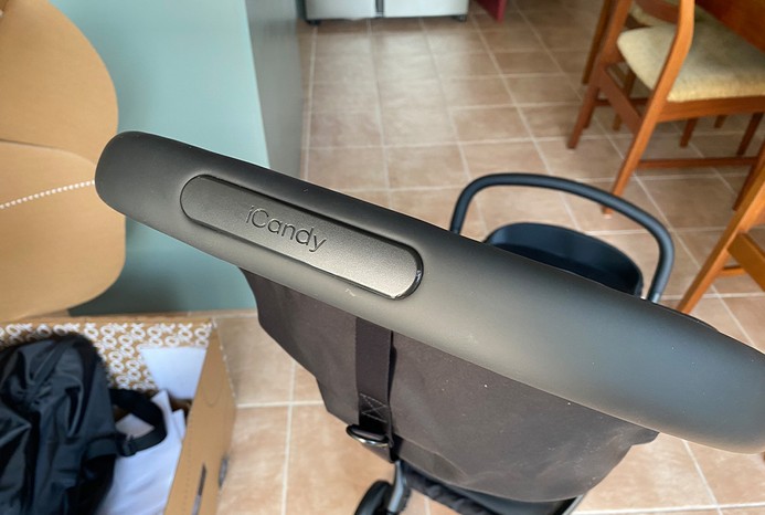 Close-up of iCandy Pip handlebar Close-up of iCandy Pip handlebar