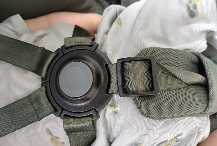 Close-up of Joolz Aer2 pushchair harness