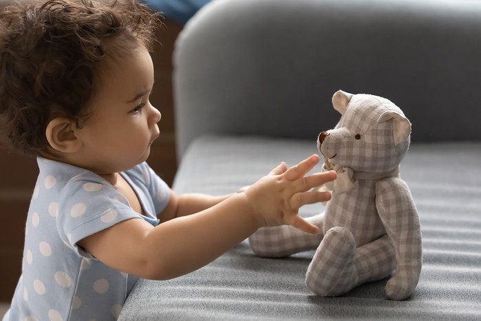 hunt-the-teddy toddler finding teddy