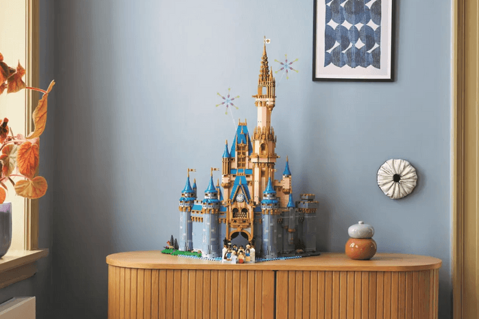 Disney Castle Large LEGO Disney Castle
