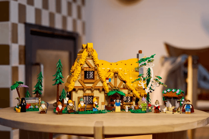 Snow White and the Seven Dwarfs' Cottage LEGO set